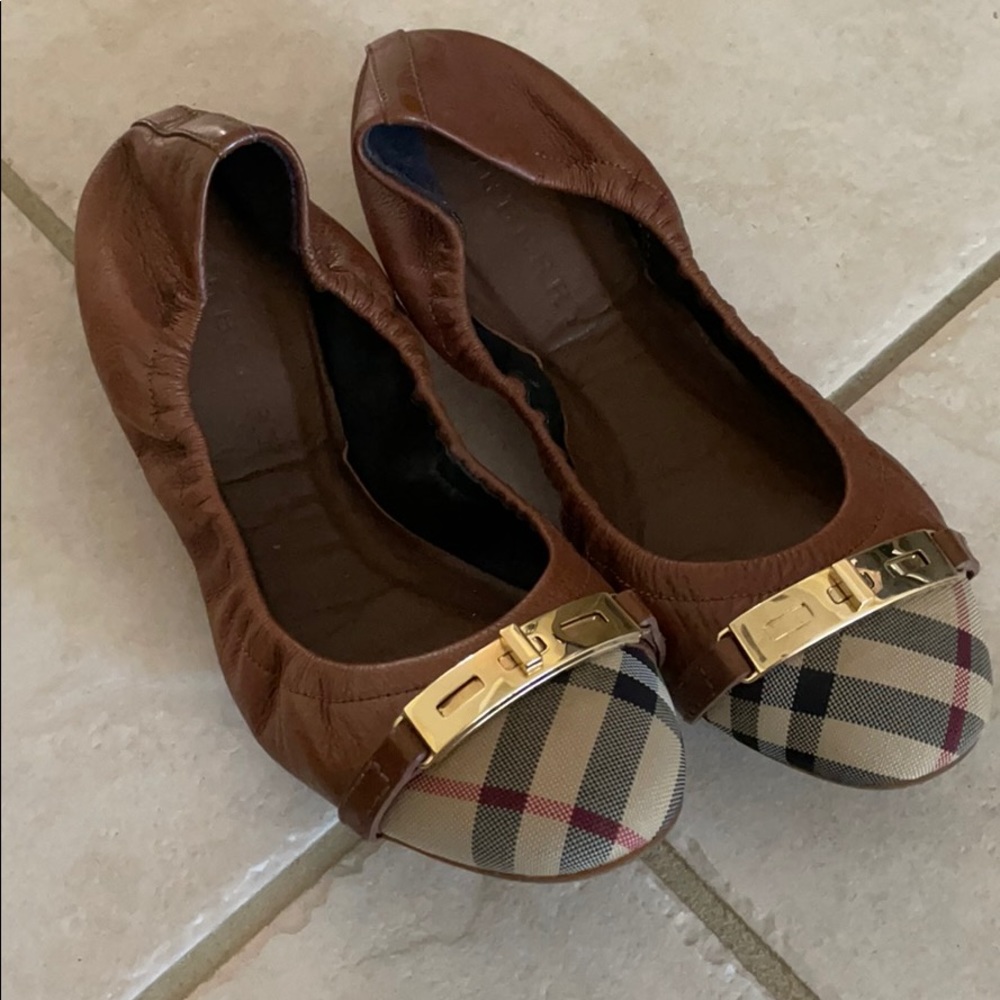 Burberry ballet flats